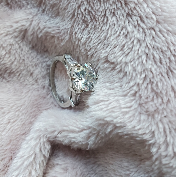 New Beautiful 925 Silver Wedding Ring - Picture 4 of 6